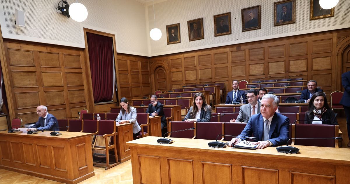 ΟΠΕΚΕΠΕ: Άρση ασυλίας για Χατζηβασιλείου και Αθανασίου εισηγείται η Επιτροπή Δεοντολογίας – Ένταση με τη Ζωή Κωνσταντοπούλου