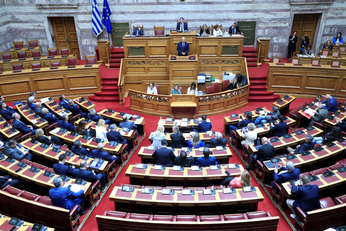 Βουλή: Τέλος Μαΐου η συζήτηση για προκαταρκτική για Λιβανό και Αραμπατζή
