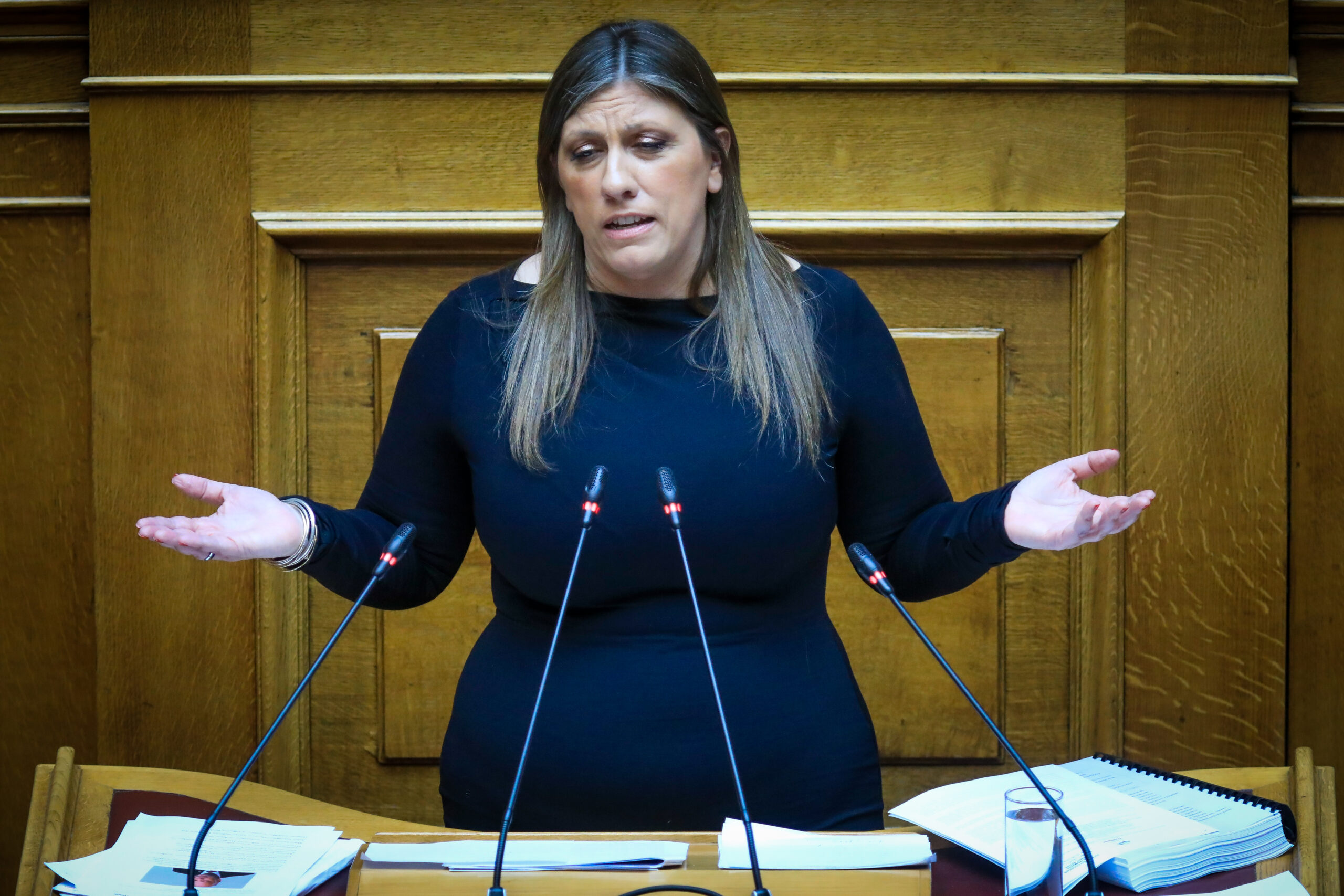 ΣΥΖΗΤΗΣΗ ΠΡΟ ΗΜΕΡΗΣΙΑΣ ΔΙΑΤΑΞΕΩΣ ΣΤΗΝ ΒΟΥΛΗ “ΓΙΑ ΤΗΝ ΚΑΤΑΣΤΑΣΗ ΤΟΥ ΚΡΑΤΟΥΣ ΔΙΚΑΙΟΥ, ΤΩΝ ΘΕΣΜΩΝ ΚΑΙ ΤΗΣ΄ΛΕΙΤΟΥΡΓΙΑΣ ΤΟΥ ΚΟΙΝΟΒΟΥΛΙΟΥ ΣΤΗΝ ΕΛΛΑΔΑ” (ΓΙΩΡΓΟΣ ΚΟΝΤΑΡΙΝΗΣ/EUROKINISSI) Η πρόεδρος της Πλεύσης Ελευθερίας Ζωή Κωνσταντοπούλου στην Ολομέλεια της Βουλής (Πηγή φωτογραφίας: ΓΙΩΡΓΟΣ ΚΟΝΤΑΡΙΝΗΣ / EUROKINISSI)