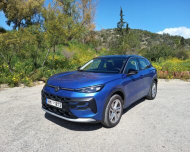 vw-t-roc-style-1-5-etsi-hybrid-116ps-dsg-01