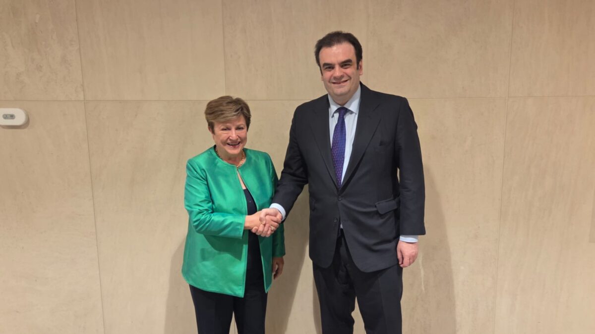 Ο Κυριάκος Πιερρακάκης με την Κρισταλίνα Γκεοργίεβα