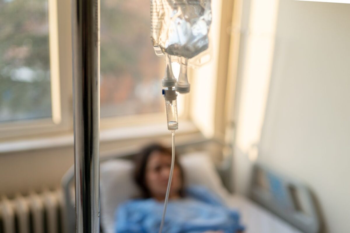 Βρετανία: Στην Ελβετία για ευθανασία 56χρονη μητέρα μετά τον θάνατο του γιου της - «Η ζωή μου, η επιλογή μου»