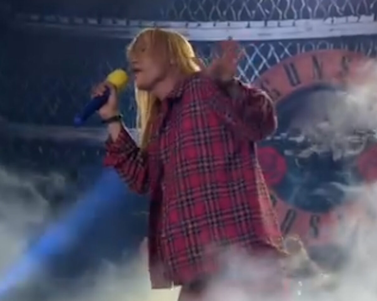 O Κωνσταντίνος Μαγκλάρας ως Axl Rose