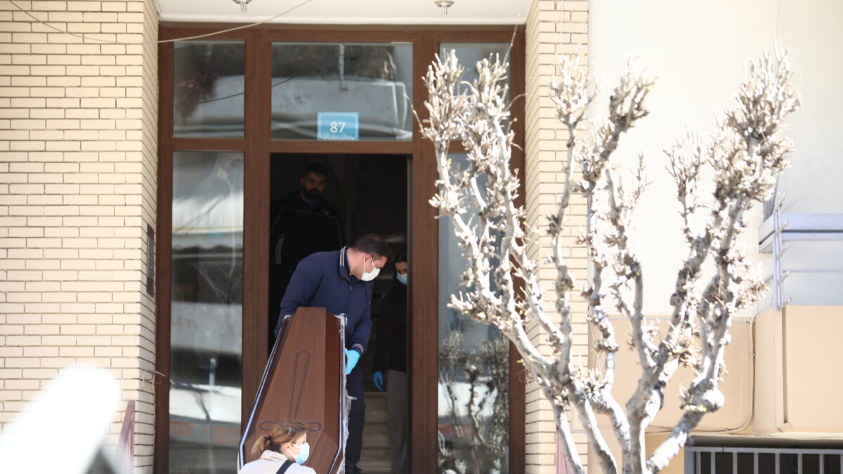 Το διαμέρισμα στου Ζωγράφου όπου βρέθηκαν νεκρές οι δύο γυναίκες