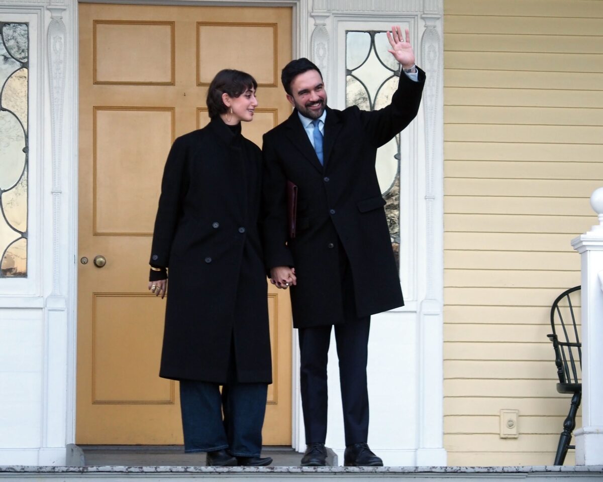 Ζόραν Μαμντάνι: Στη δημοσιότητα η φορολογική δήλωση με τη σύζυγό του - 1.600 δολάρια από τη ραπ, 131.000 από την πολιτική