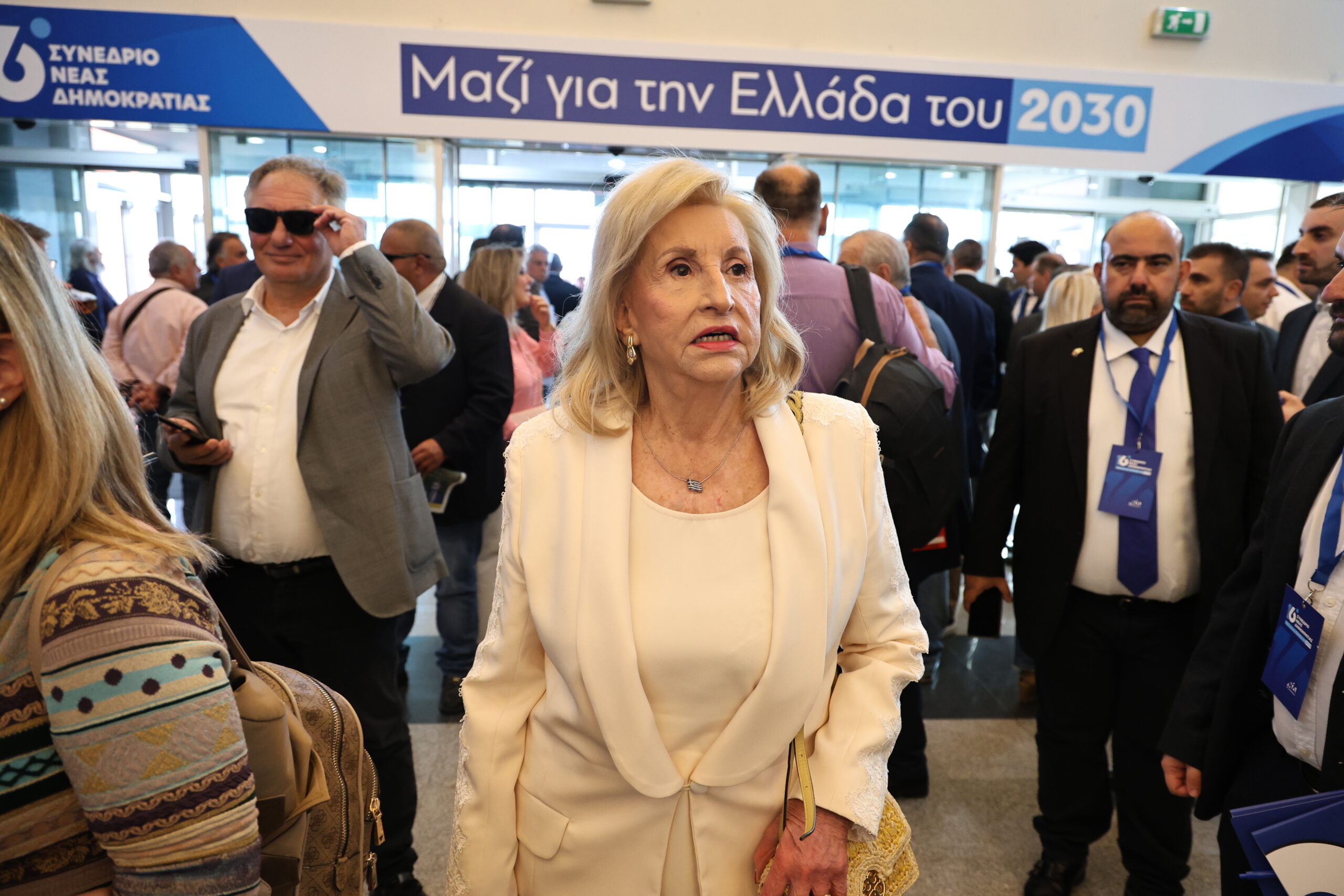 Στιγμιότυπο από την πρώτη ημέρα εργασιών του 16ου Τακτικού Συνεδρίου της Νέας Δημοκρατίας, στο Metropolitan Expo (Πηγή φωτογραφίας: ΓΙΩΡΓΟΣ ΚΟΝΤΑΡΙΝΗΣ