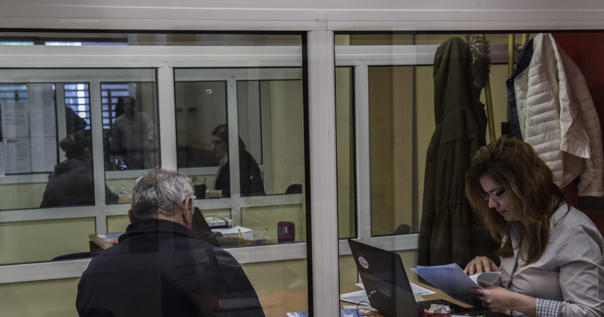 Η Eurostat κατατάσσει την Ελλάδα πρώτη στην εργασία τα Σαββατοκύριακα – 3 στους 10 δουλεύουν πέραν του πενθημέρου