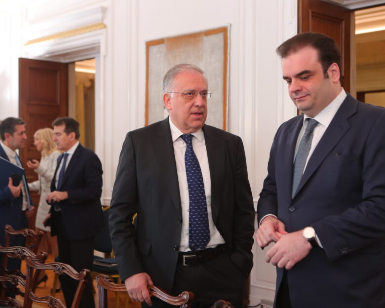 Συνεδρίαση του Υπουργικού Συμβουλίου υπό τον Πρωθυπουργό Κυριάκο Μητσοτάκη, στο Μέγαρο Μαξίμου, Πέμπτη 26 Μαρτίου 2026. Στην συνεδρίαση συζητήθηκαν, το ζήτημα της αύξησης του κατώτατου μισθού, οι διεθνείς εξελίξεις, το Ταμείο Ανάκαμψης και Ανθεκτικότητας, όπως και το νέο Σύμφωνο για τη Μετανάστευση και το Άσυλο. Επίσης παρουσιάστηκαν νομοσχέδια από τα υπουργεία Ανάπτυξης, Πολιτισμού, Παιδείας και Ψηφιακής Διακυβέρνησης. (ΣΩΤΗΡΗΣ ΔΗΜΗΤΡΟΠΟΥΛΟΣ/EUROKINISSI)