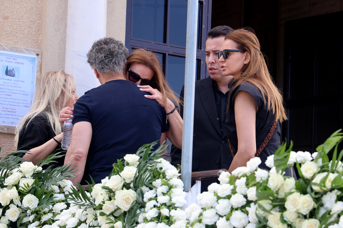 Φώφη Μαστροκώστα-Χάρης Σιανίδης-Μαρία Καλάβρια