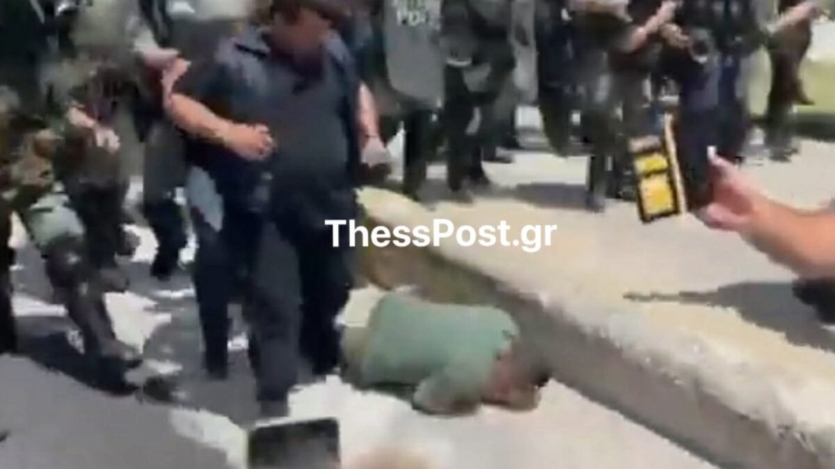 Σέρρες: Επεισόδια ανάμεσα σε αγρότες και δυνάμεις των ΜΑΤ - Έπεσαν χημικά, λιποθύμησε αγρότης στο τελωνείο του Προμαχώνα στις Σέρρες