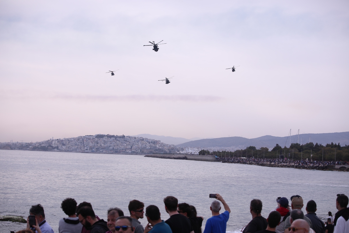 ΑΕΡΟΠΟΡΙΚΗ ΕΠΙΔΕΙΞΗ ΣΤΗΝ ΠΑΡΑΛΙΑ ΤΟΥ ΦΛΟΙΣΒΟΥ