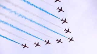 ΑΕΡΟΠΟΡΙΚΗ ΕΠΙΔΕΙΞΗ ΣΤΗΝ ΠΑΡΑΛΙΑ ΤΟΥ ΦΛΟΙΣΒΟΥ