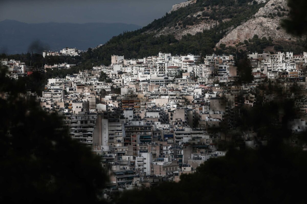 Στα «χαρακώματα» για τον «νέο ΕΝΦΙΑ» κυβέρνηση και ιδιοκτήτες ακινήτων – Τι αλλάζει στη φορολογία