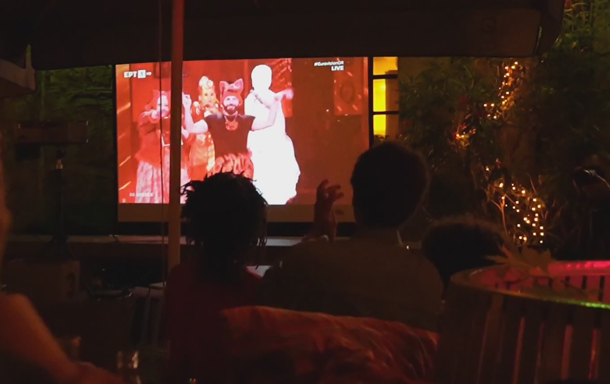 Eurovision 2026: Χαμός με το Ferto σε μπαρ και καφέ της Αθήνας - Γιγαντοοθόνες, ποτό και κέφι