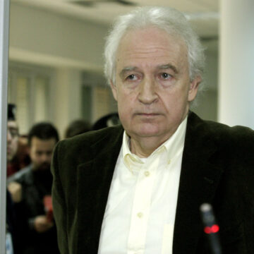 Ο Αλέξανδρος Γιωτόπουλος στη δίκη της 17 Νοέμβρη