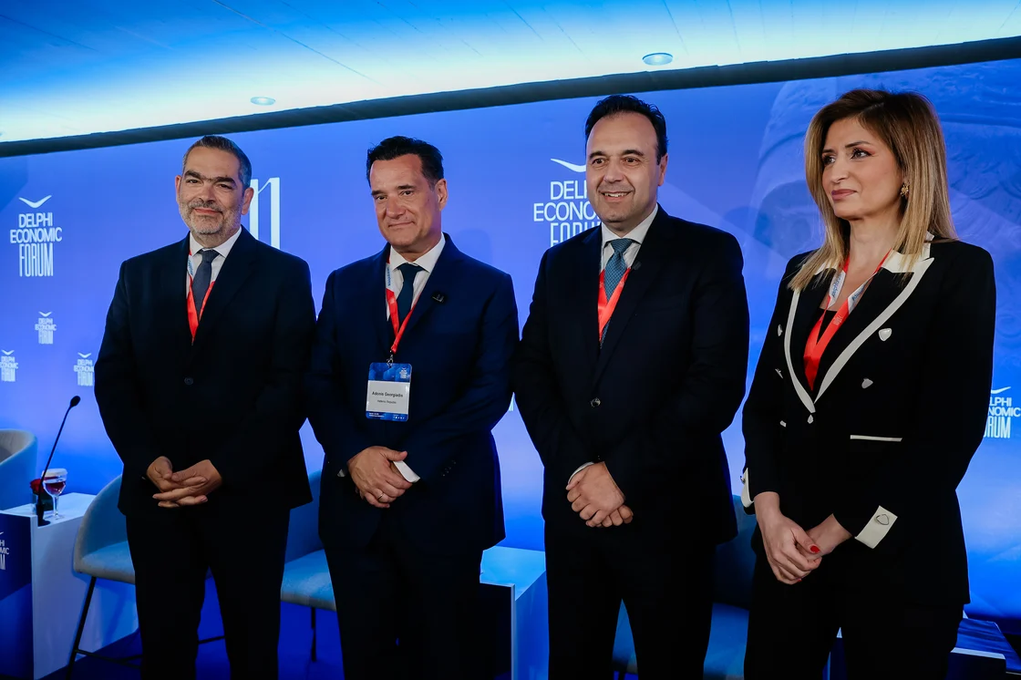 apo aristera iakovos kargarotos antiproedros tis papastratos adonis georgiadis ypourgos ygeias dimitris papastergiou ypourgos psifiakis diakyvernisis marilena gerantoni dimosiografos ert news