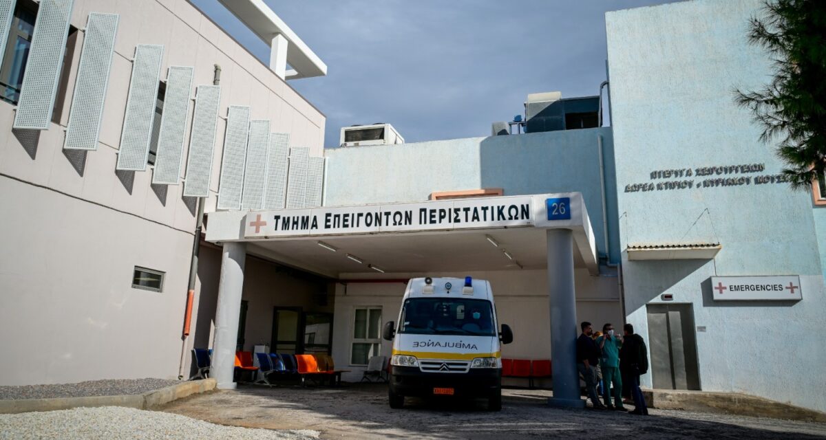 Σοκ στην Ηλιούπολη: Δύο 17χρονες έπεσαν στο κενό από τον 6ο όροφο πολυκατοικίας