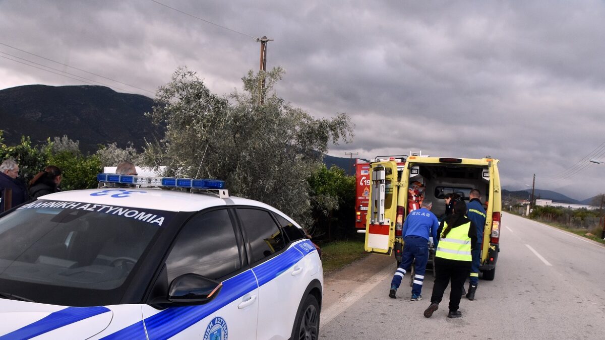 Ασθενοφόρο και περιπολικό