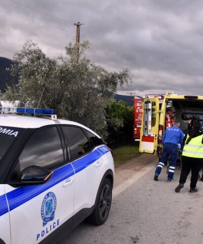 Ασθενοφόρο και περιπολικό