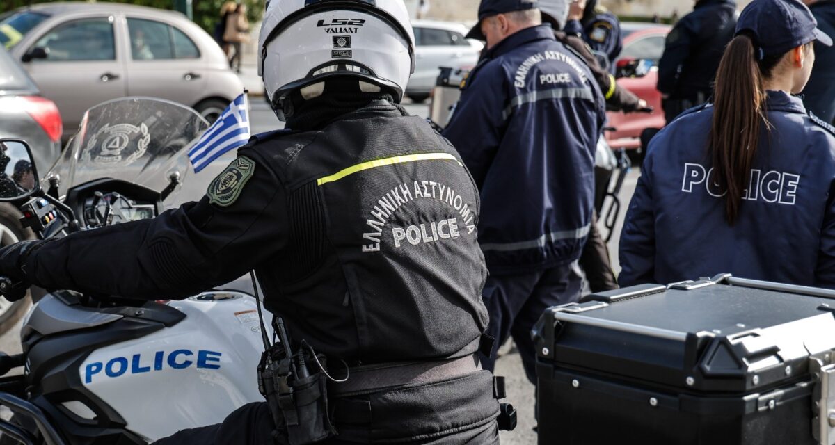 Άγιοι Ανάργυροι: Εντοπίστηκε σπίτι «τρώγλη» όπου τρία παιδιά ζούσαν σε άθλιες συνθήκες – Συνελήφθησαν οι γονείς τους