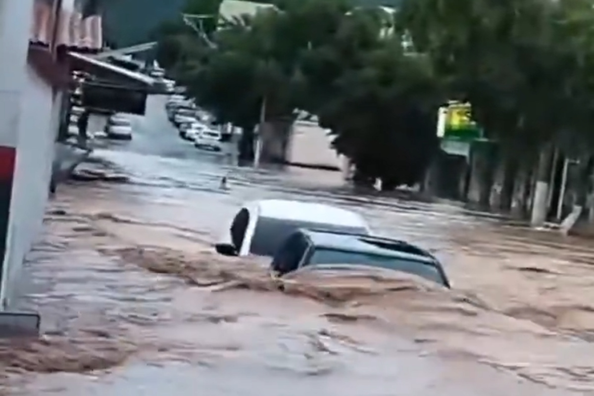 Σε συναγερμό η Βραζιλία από φονικές πλημμύρες και έντονες βροχοπτώσεις - 6 νεκροί και χιλιάδες εκτοπισμένοι
