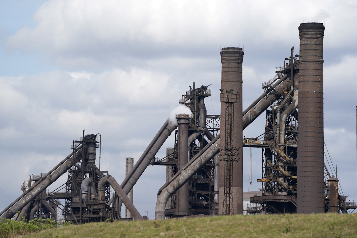 Η Βρετανία διασώζει την χαλυβουργία British Steel με κρατικοποίηση, σύμφωνα με τον Στάρμερ