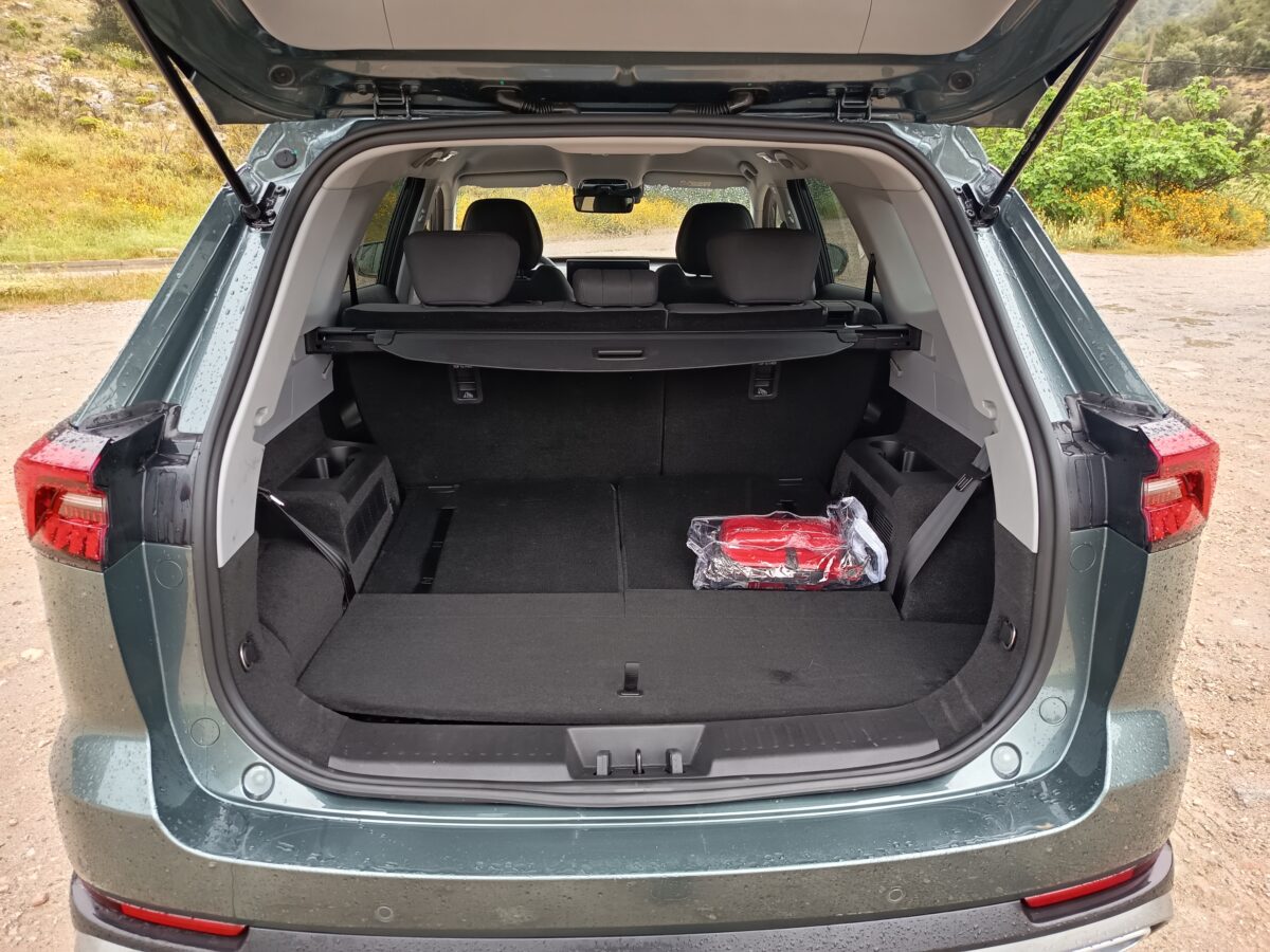 chery-tiggo-8-plug