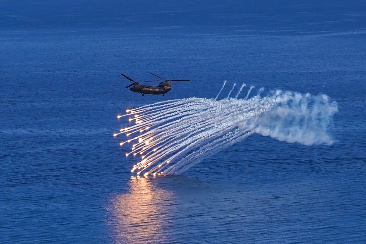 Ελικόπτερα Chinook: Οι αυξημένες διαθεσιμότητες, το outsourcing και οι επαφές Αεροπορίας Στρατού – Boeing