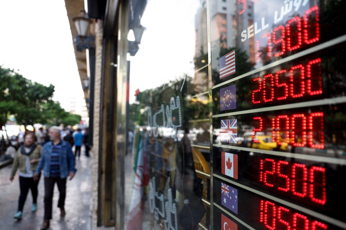 Αναταράξεις στην αγορά συναλλάγματος φέρνει ο πόλεμος του Κόλπου  | Επικαιρότητα στο PlusTV.gr