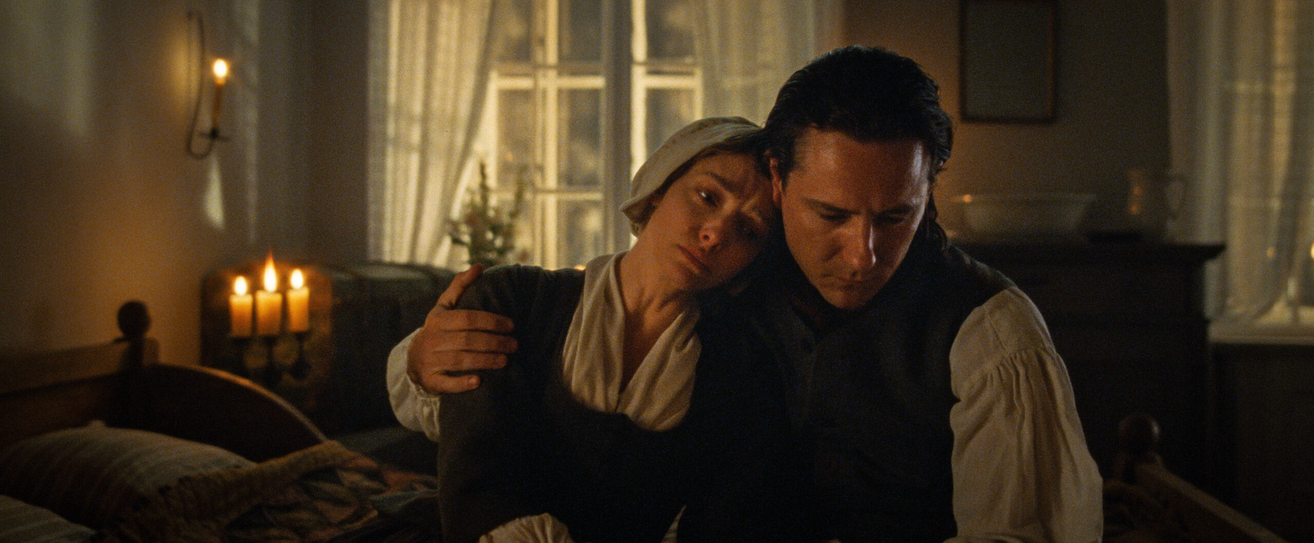 Amanda Seyfried and Lewis Pullman in THE TESTAMENT OF ANN LEE. Photo courtesy of Searchlight Pictures. © 2025 Searchlight Pictures All Rights Reserved.