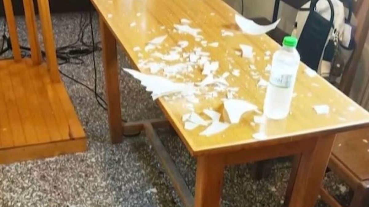 Φωτιστικό ξεκόλλησε από το ταβάνι στο Πρωτοδικείο Νάουσας
