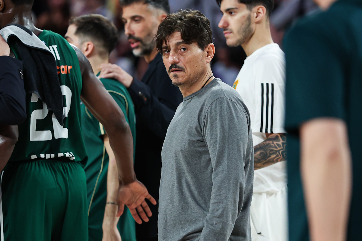 Δημήτρης Γιαννακόπουλος μετά την ποινή της Euroleague: «Ποιος θα μου φέρει την κούπα στο Σούνιο με το αμάξι;»