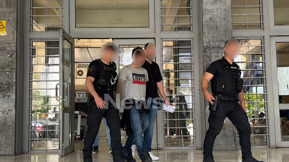 Ο 30χρονος στα δικαστήρια Θεσσαλονίκης