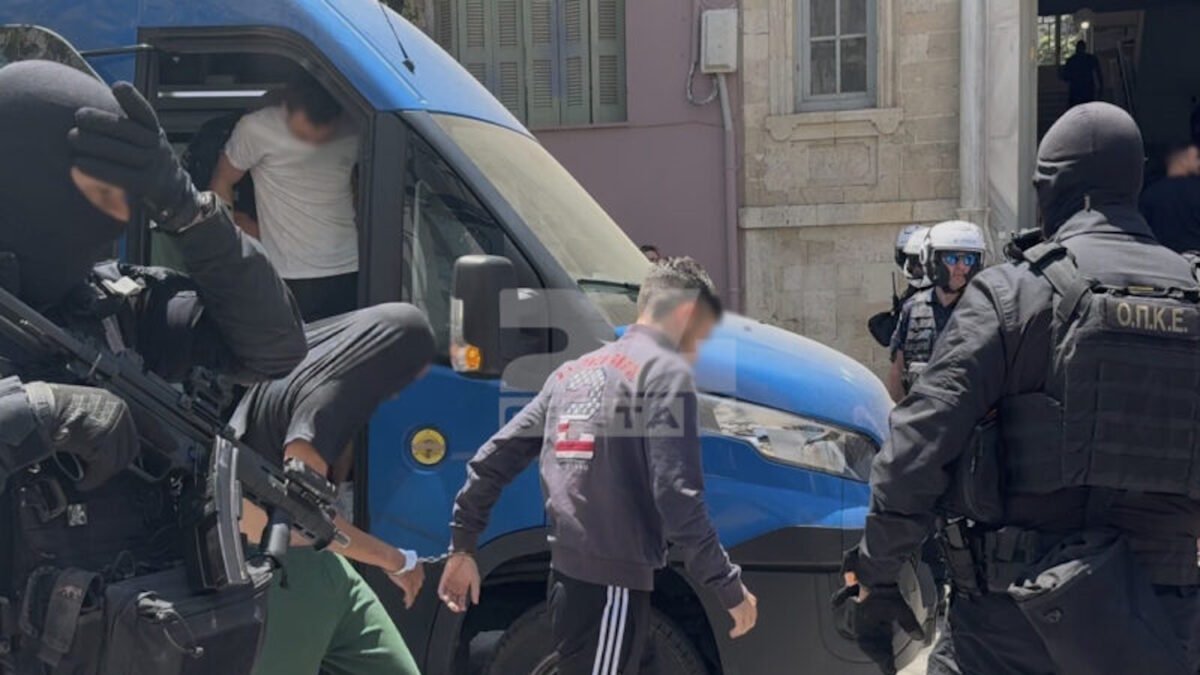 Στα δικαστήρια οι συλληφθέντες