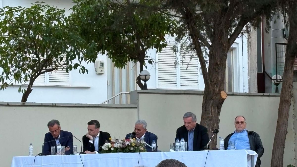 Live η συζήτηση «Συνταγματική Αναθεώρηση, τι θέλουμε και τι μπορεί να προκύψει»