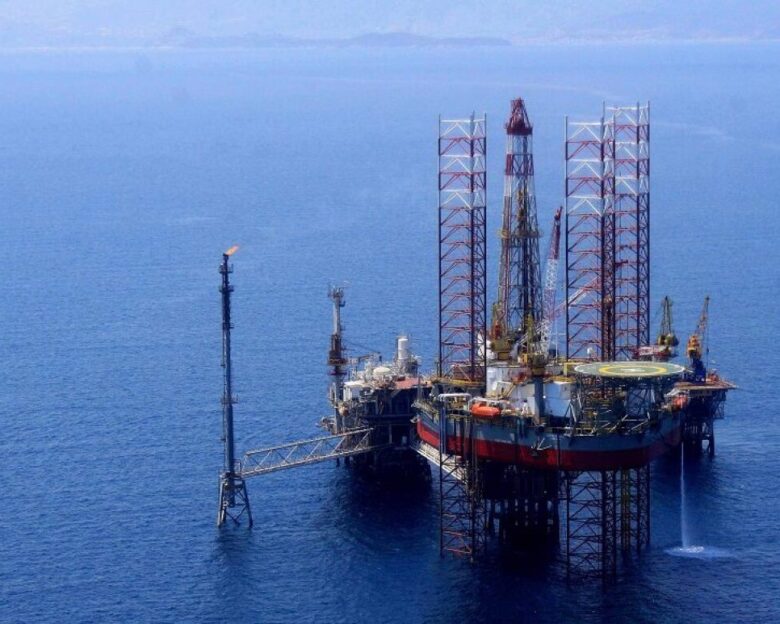 Γεώτρηση στη θάλασσα