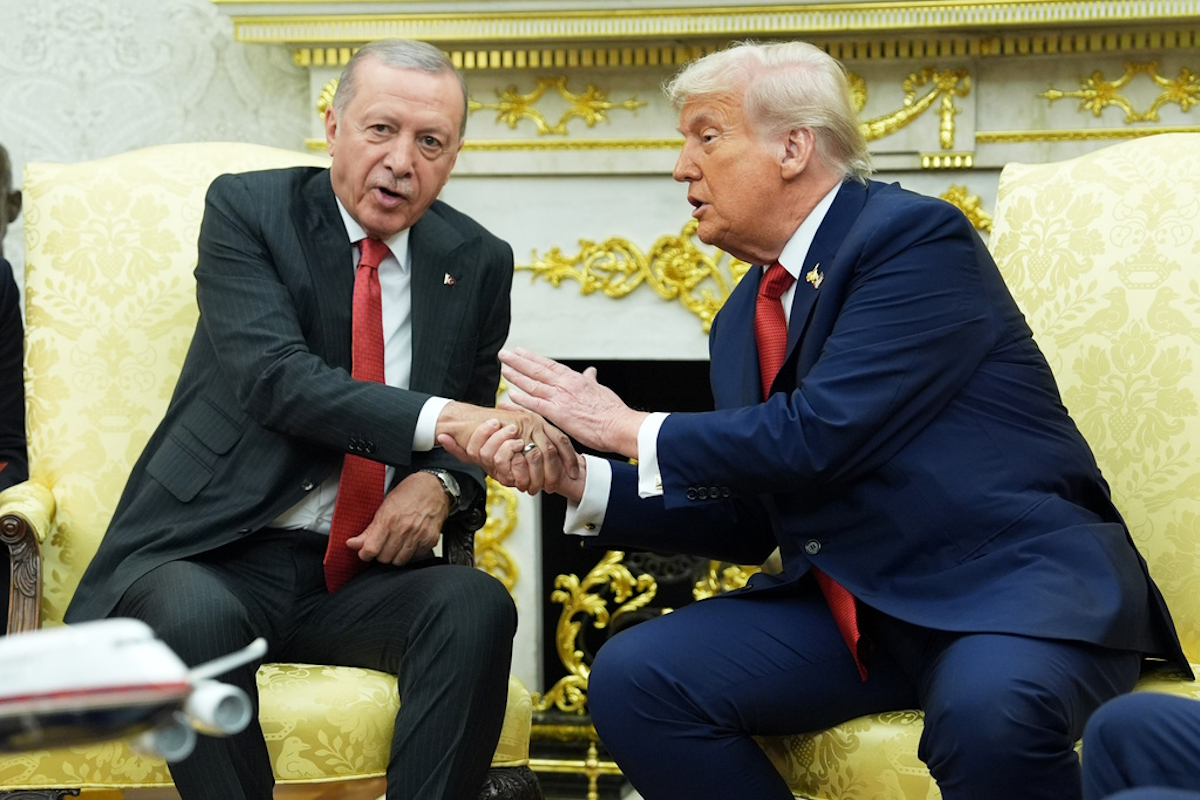 Τηλεφωνική επικοινωνία Ερντογάν – Τραμπ για διμερείς σχέσεις, περιφερειακές εξελίξεις και προετοιμασία της συνόδου του ΝΑΤΟ στην Άγκυρα