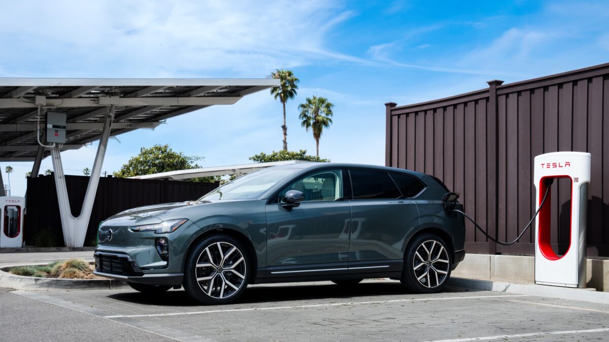 fast-charging-gets-even-easier-for-all-electric-volvo-drivers-4