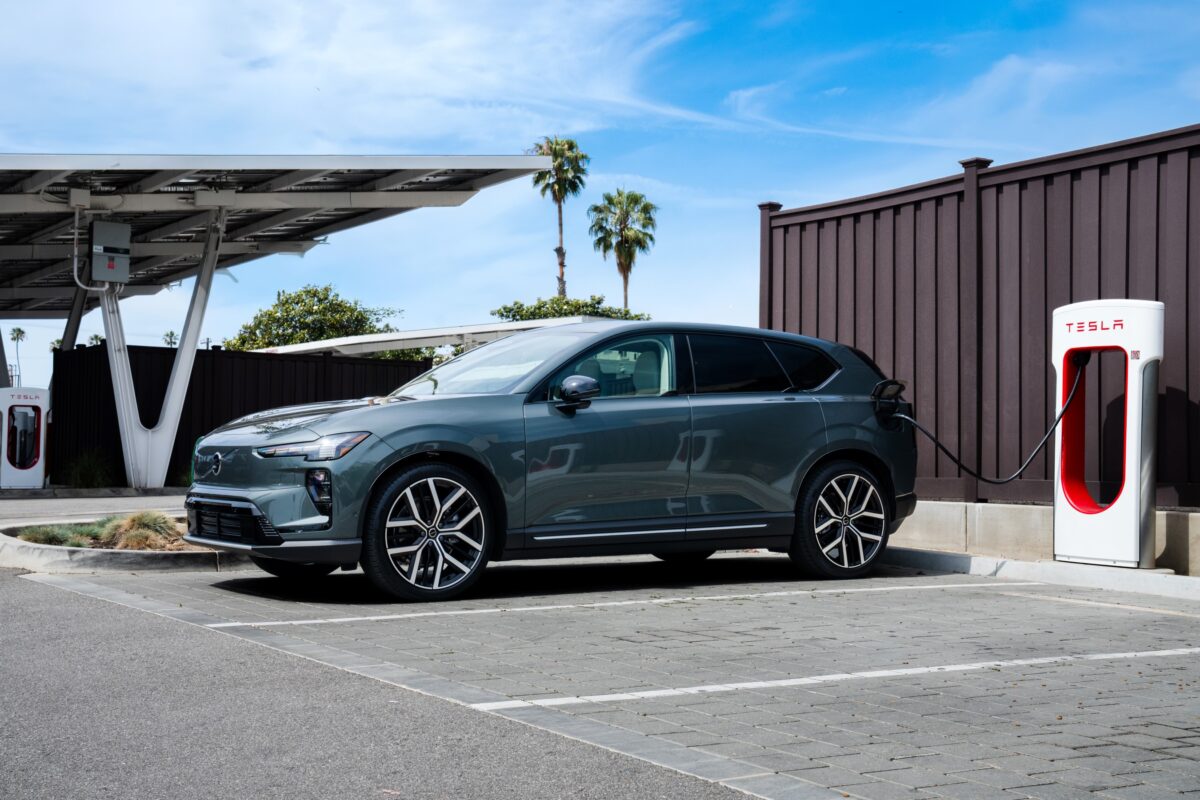 fast-charging-gets-even-easier-for-all-electric-volvo-drivers-4