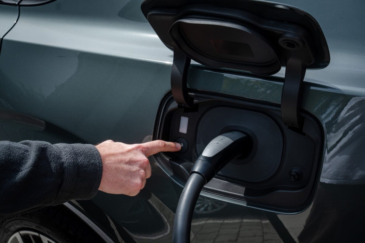fast-charging-gets-even-easier-for-all-electric-volvo-drivers-4