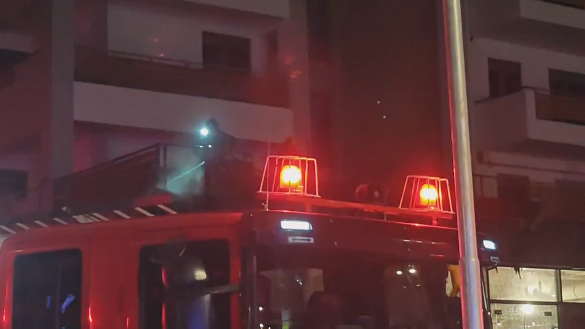 Φωτιά σε σούπερ μάρκετ στα Κάτω Πατήσια