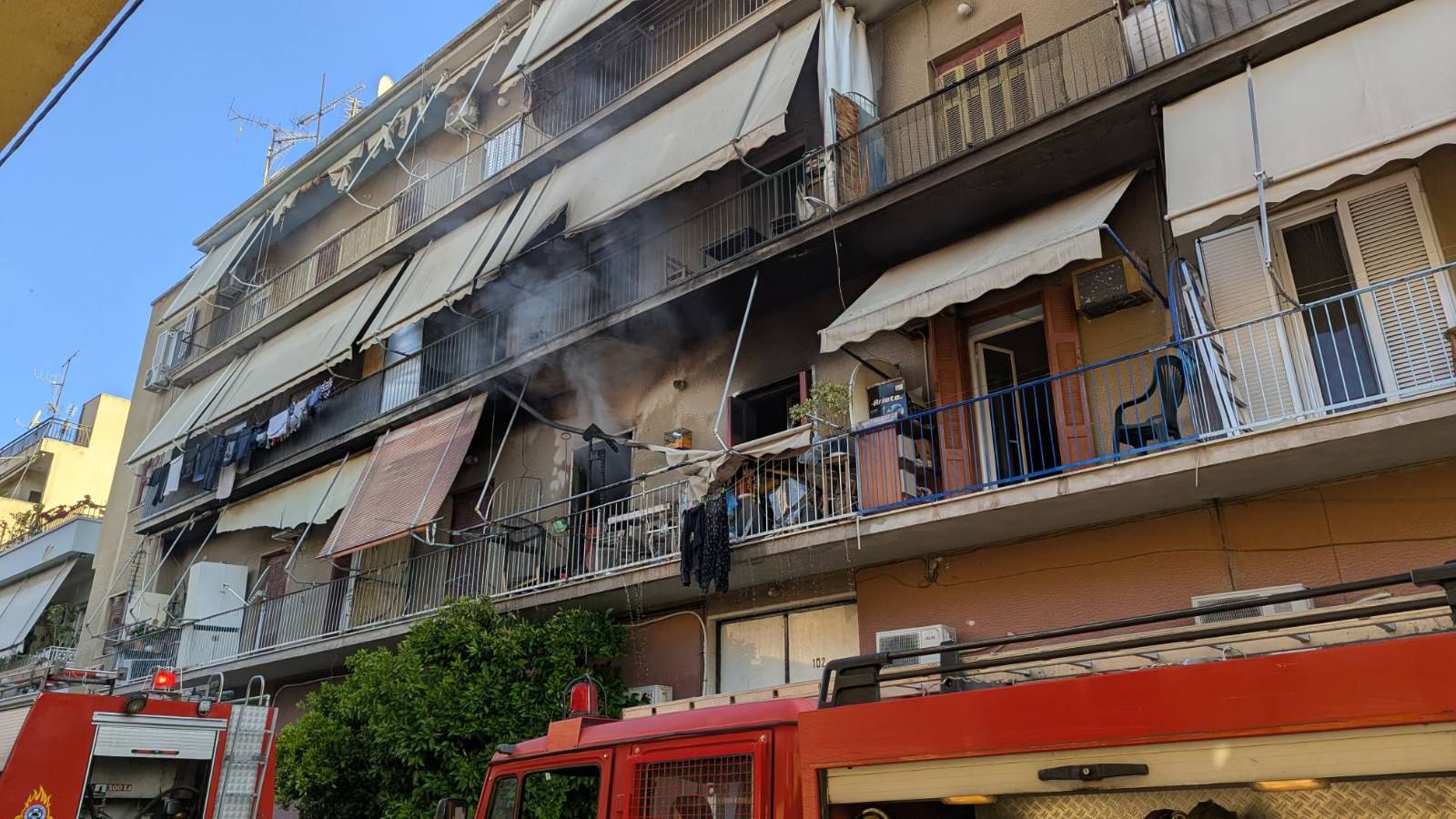 Φωτιά σε πολυκατοικία