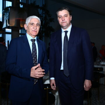 Ο Γιαννάκης και ο Μποντίρογκα
