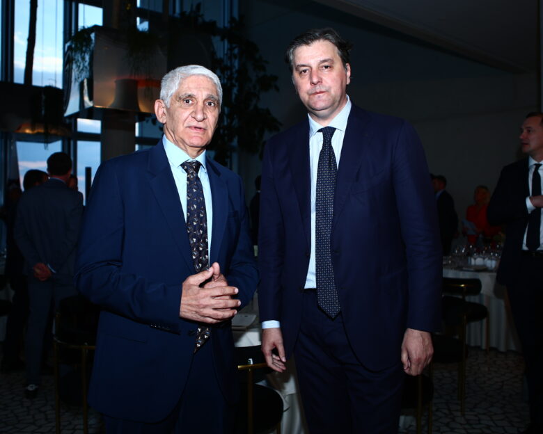 Ο Γιαννάκης και ο Μποντίρογκα