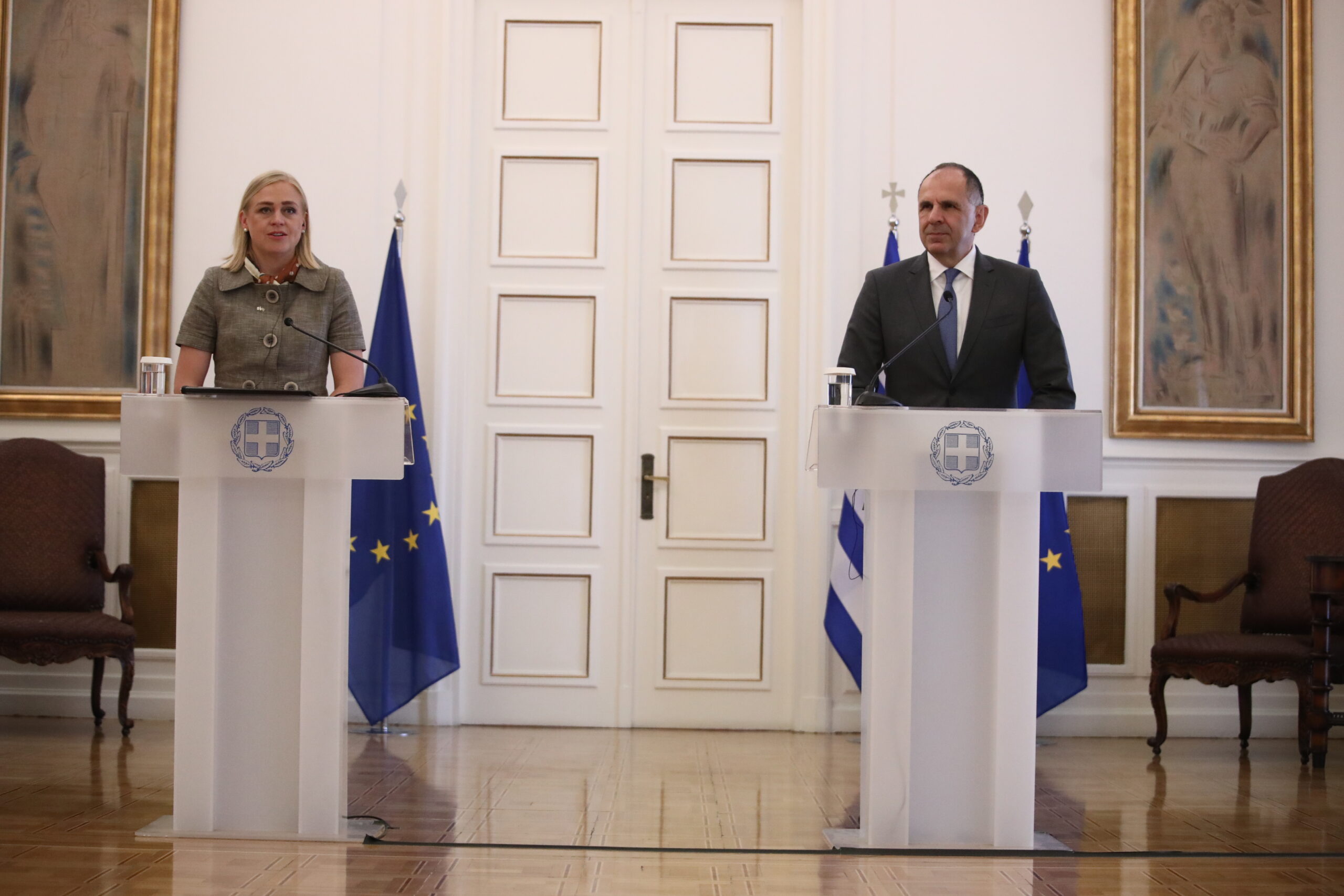 Γεραπετρίτης με την υπουργό Εξωτερικών της Φινλανδίας