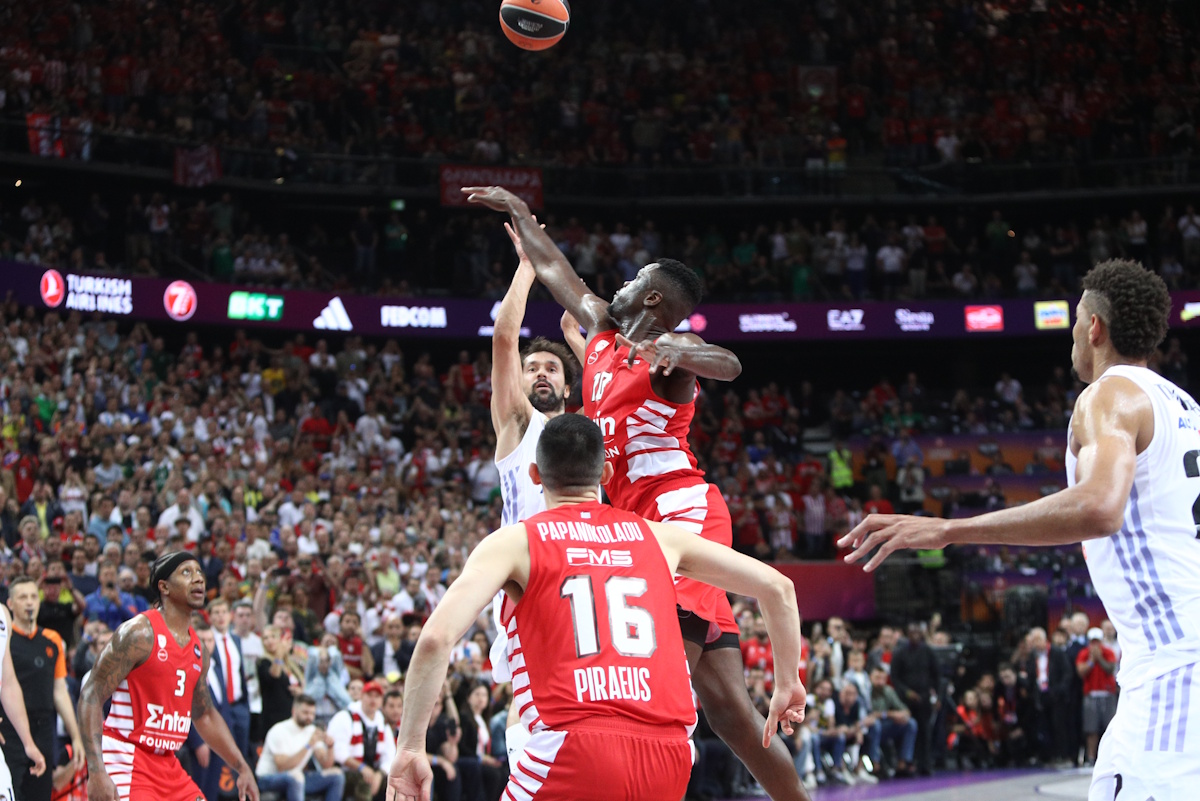 Euroleague: Η «μαχαιριά» του Σέρχιο Γιούλ στον τελευταίο τελικό μεταξύ Ολυμπιακού και Ρεάλ Μαδρίτης