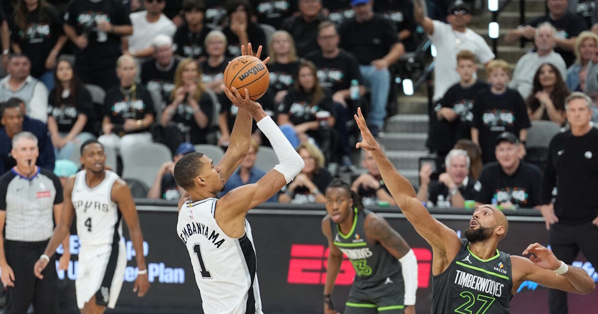 NBA πλέι οφ: Οι Σπερς διέλυσαν τους Τίμπεργουλβς και ισοφάρισαν τη σειρά – Οι Νικς έκαναν το 2-0 κόντρα στους Σίξερς