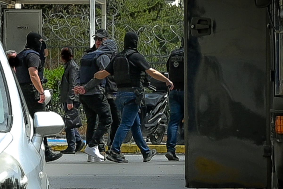 Greek Mafia: Τον μισό ποινικό κώδικα αντιμετωπίζουν οι 3 συλληφθέντες για τη δολοφονία Μοσχούρη - Στο «μικροσκόπιο» ο ρόλος του βαρυποινίτη