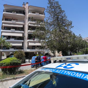 Η πολυκατοικία στην Ηλιούπολη που έπεσαν οι δύο 17χρονες