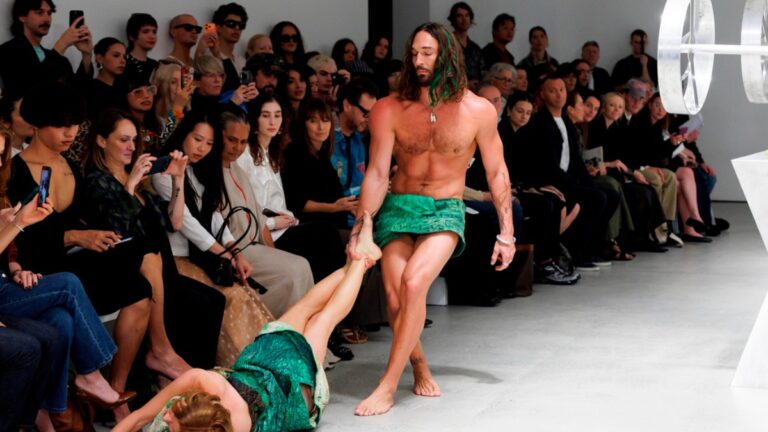 IORDANES SPYRIDON GOGOS AFW26 RESORT 2027 runway during Australia Fashion Week on May 2026 - Sydney, Australia 14/05/2026 Photo by: Ik Aldama/picture-alliance/dpa/AP Images